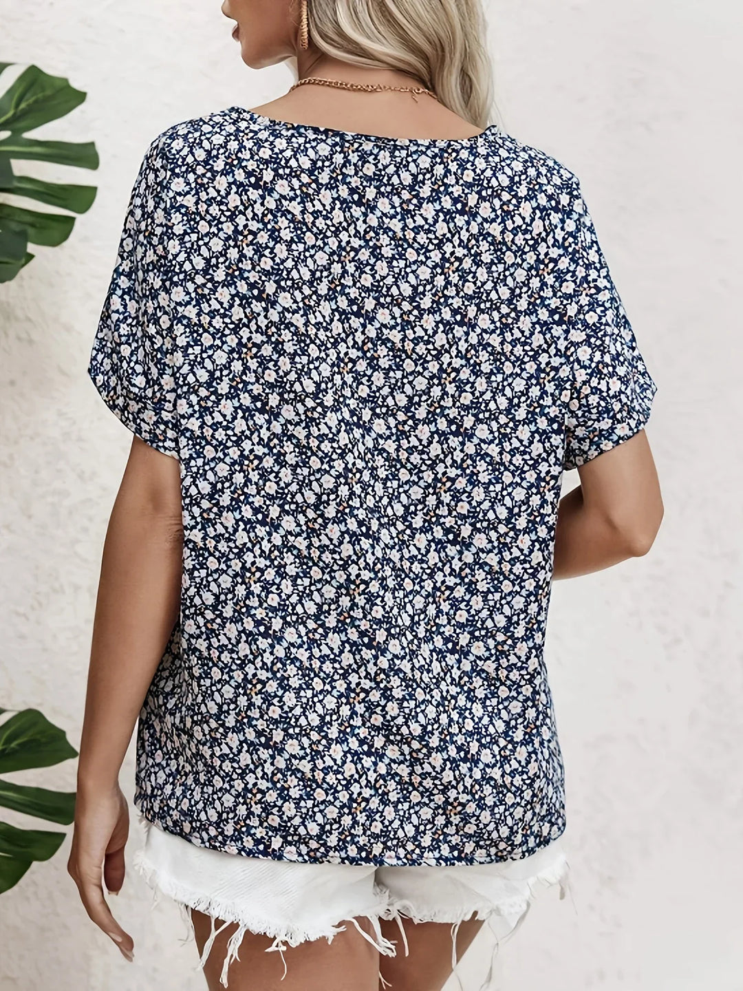 Emily | Elegant Floral Pattern Top