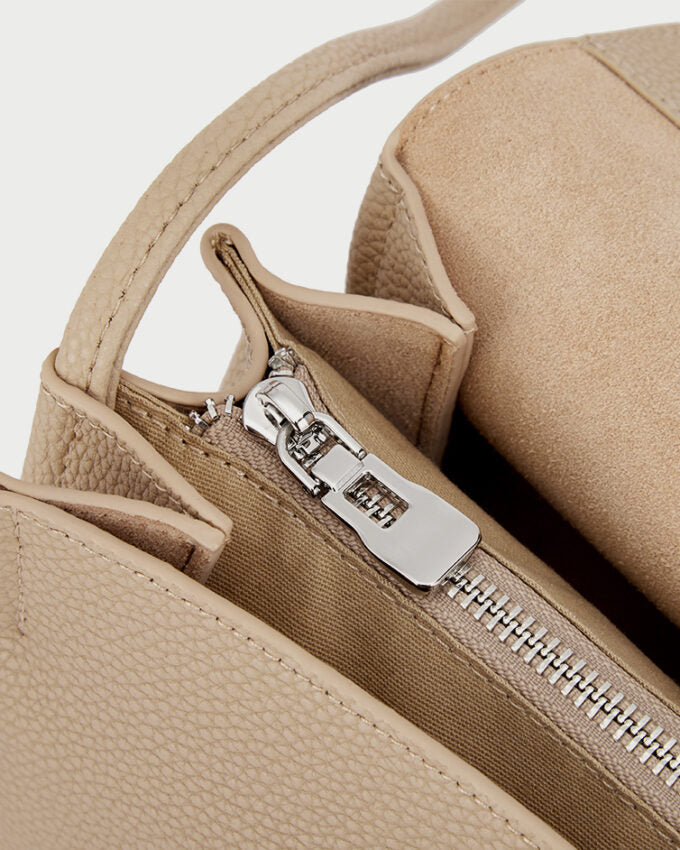Avery™ Vintage Charm | Chic Handbag